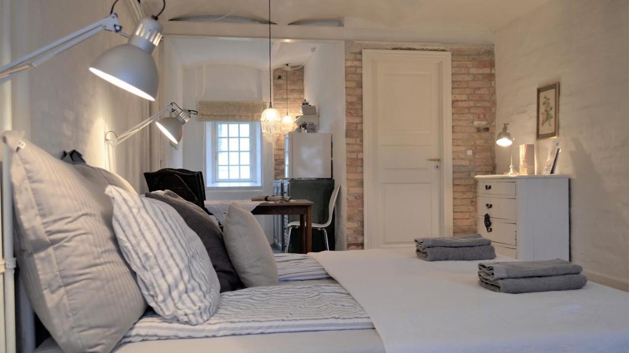 Store Ejlstrup Bed & Breakfast Odense